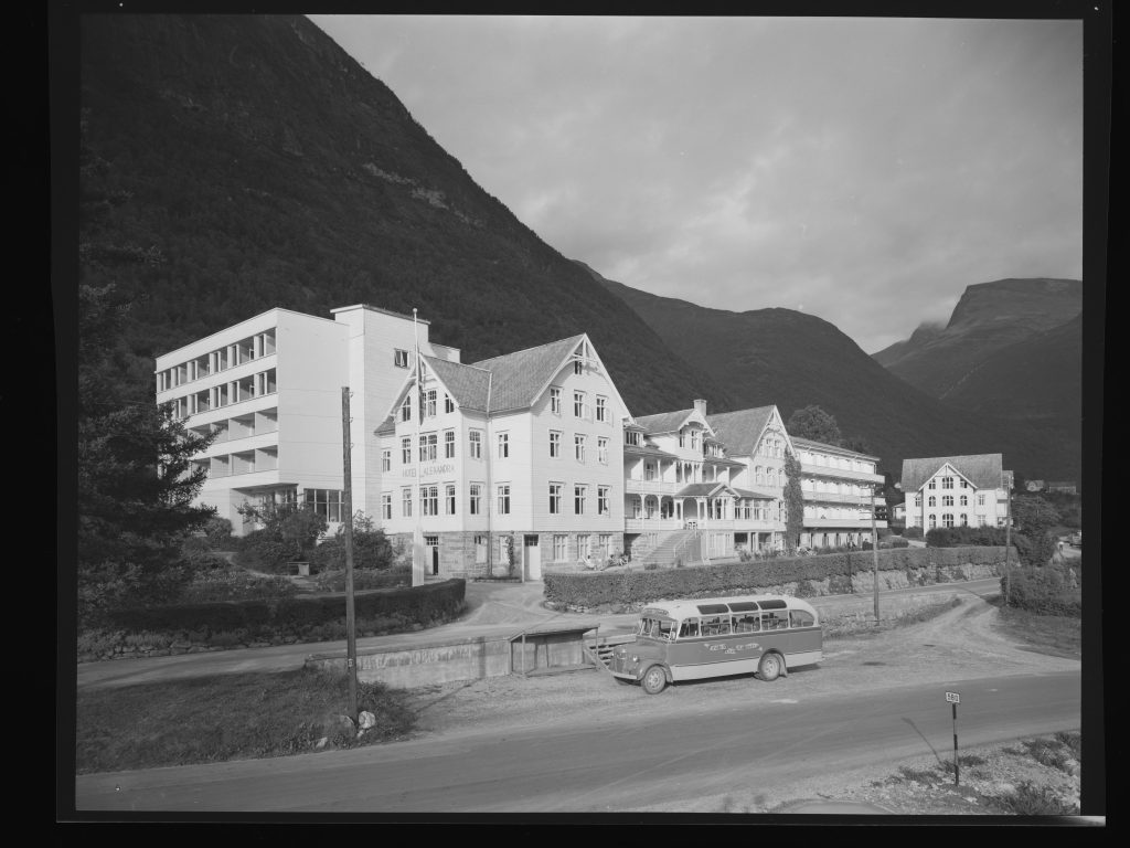 Loen, Alexandra hotel